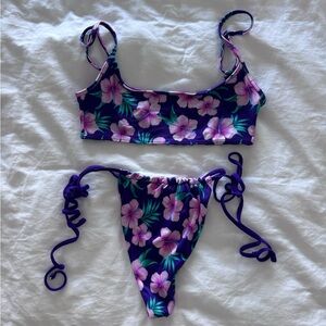 Frankies bikinis purple hibiscus set M top L bottoms worn 1 time
